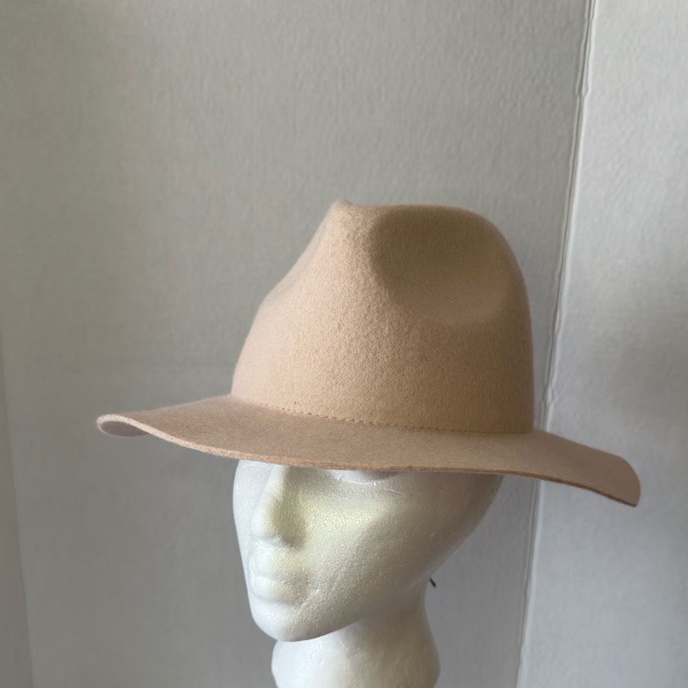 BCBGENERETION || womans 100% wool soft pink fedora one size fit most